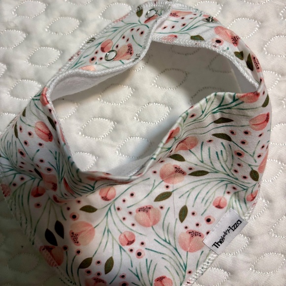 The baby Izza Dog bandana - Picture 2 of 4